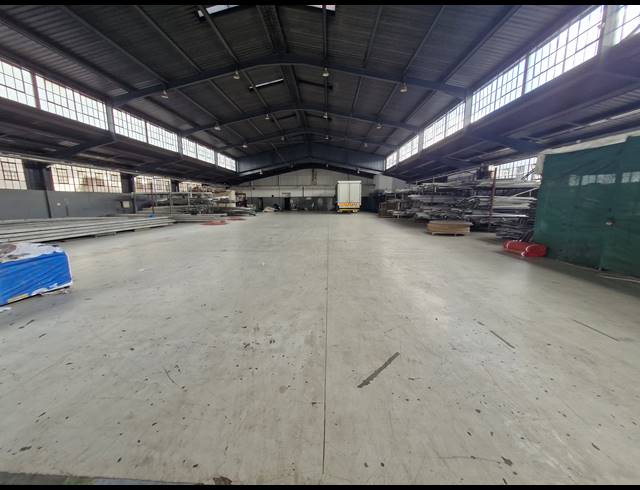 3,029M² WAREHOUSE TO LET IN CITY & SUBURBAN